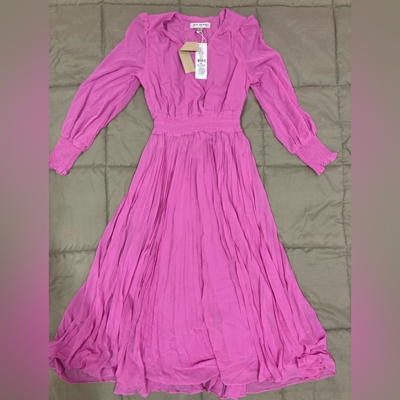 Forever New Leighton Petite Pleated Midi Dress - Picture 6 of 8